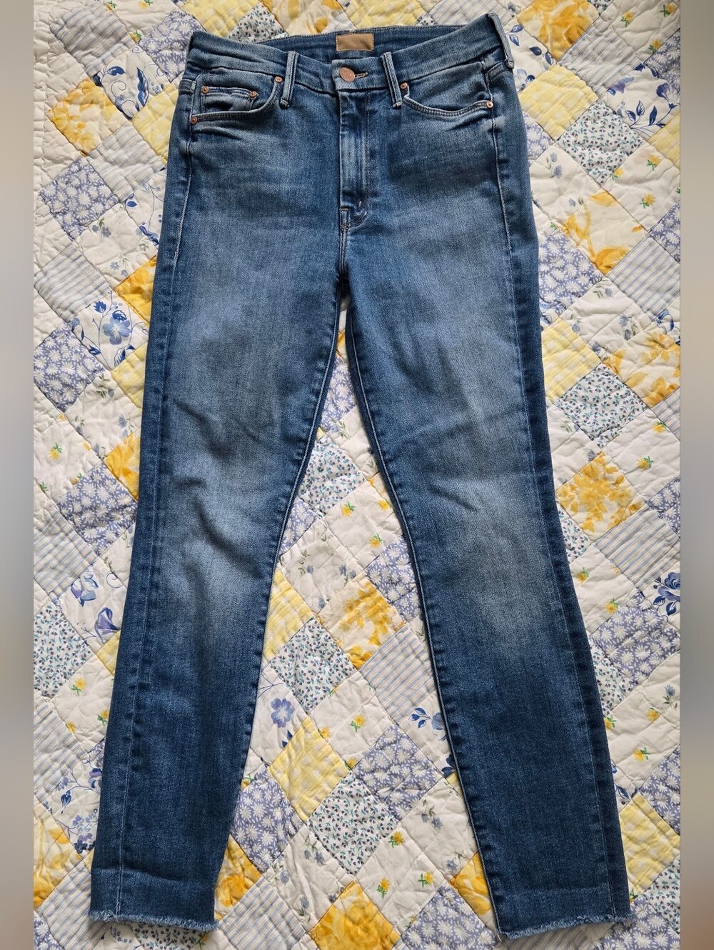 MOTHER Skinny Stretch Jeans in Medium Blue Wash